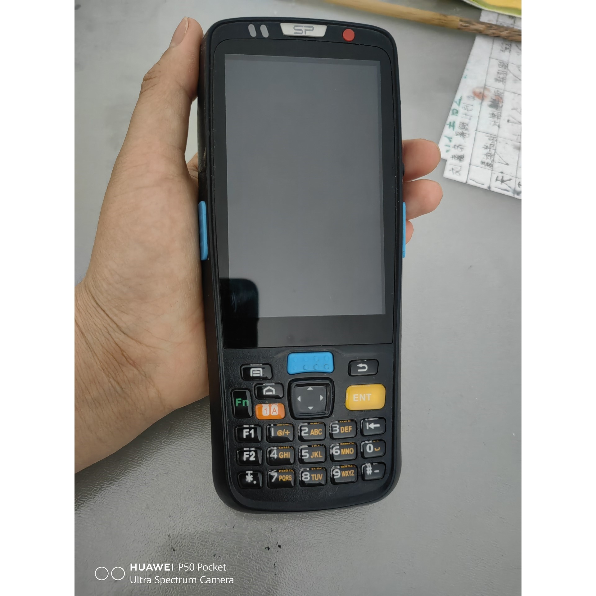 出一台世麦C5000L 4G手持终端,成色八成新,功能正常.