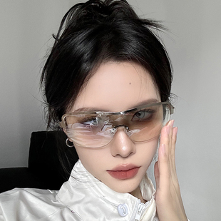 日夜两用太阳眼镜登山自行车防风墨镜高级感运动防晒骑行护目镜女