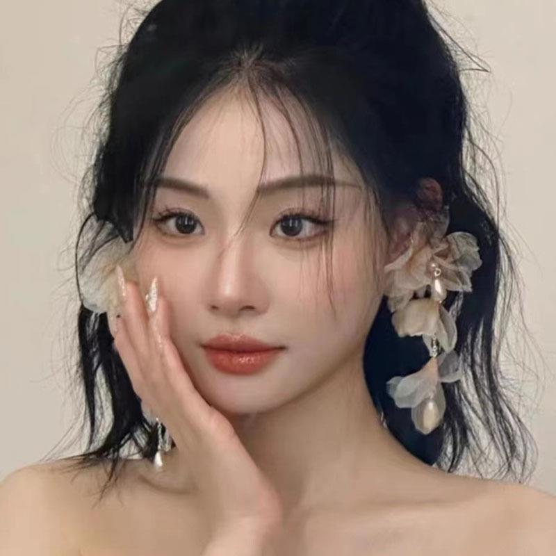 2025新款精致花朵串珠耳夹珍珠耳饰新娘结婚缎玫瑰花婚纱礼服写真