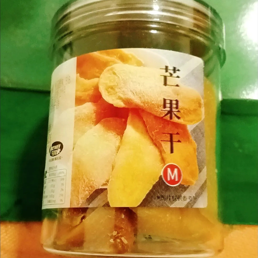 草莓干芒果干好吃的网红零食大礼包水果干脯办公室追剧小零食
