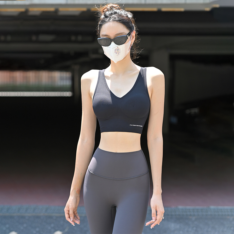 Beemen固定杯无痕防震运动背心