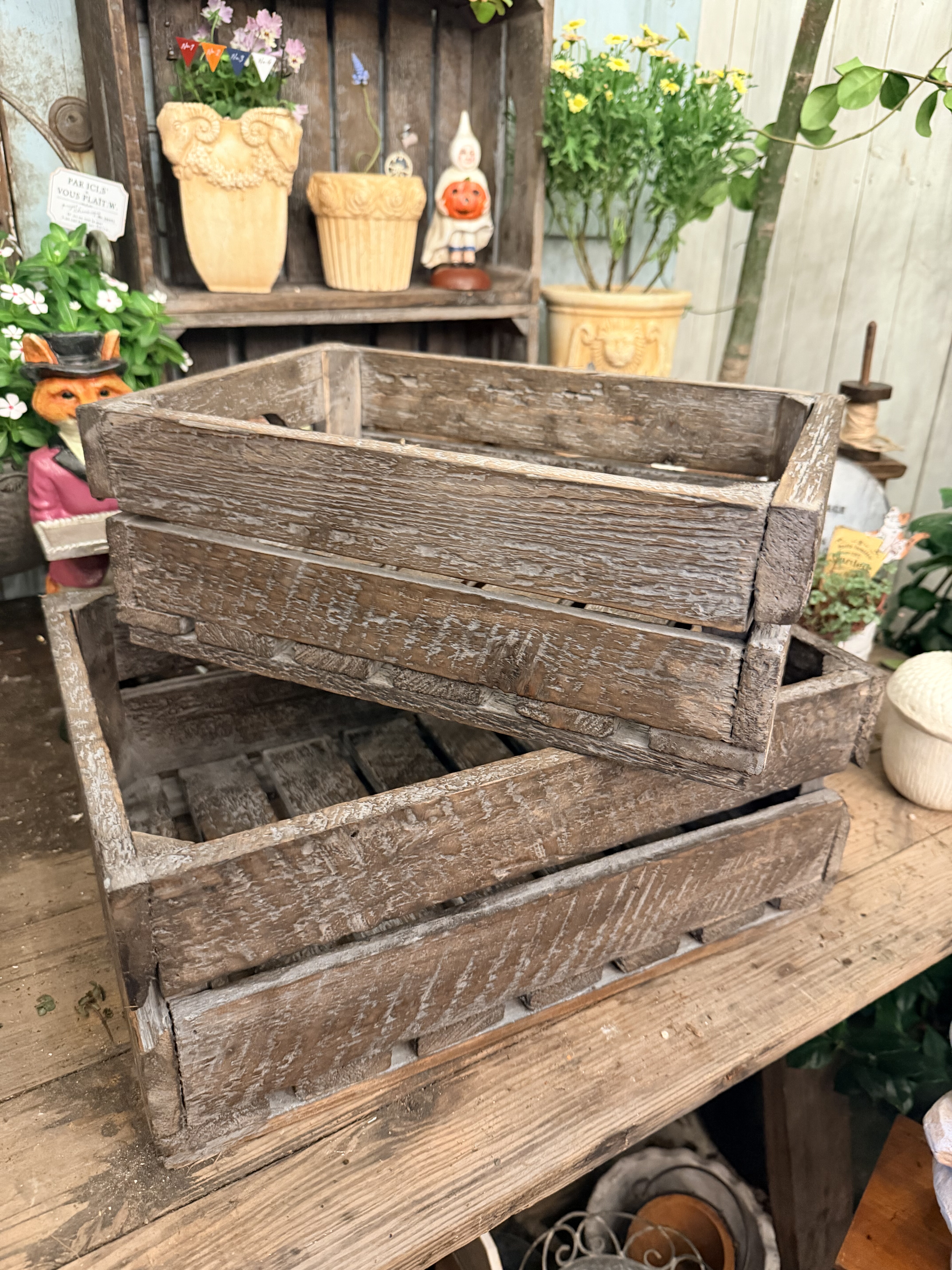 破破烂烂旧木头木盒