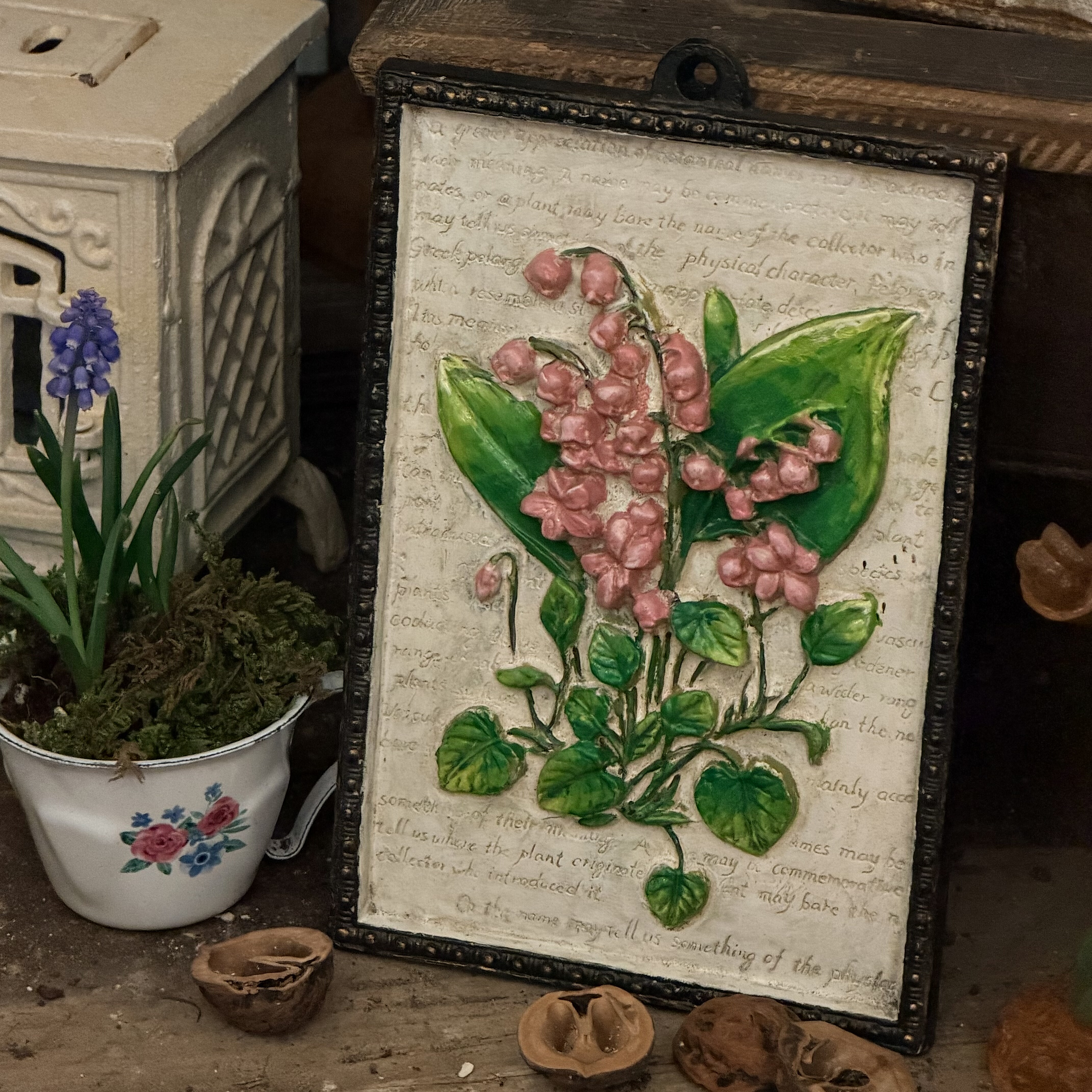 铸铁手绘铃兰花挂牌 12 月底发货