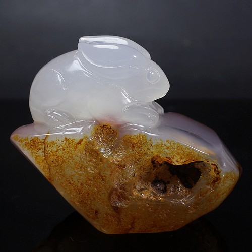 天然原矿玛瑙小摆件前途无量玉兔