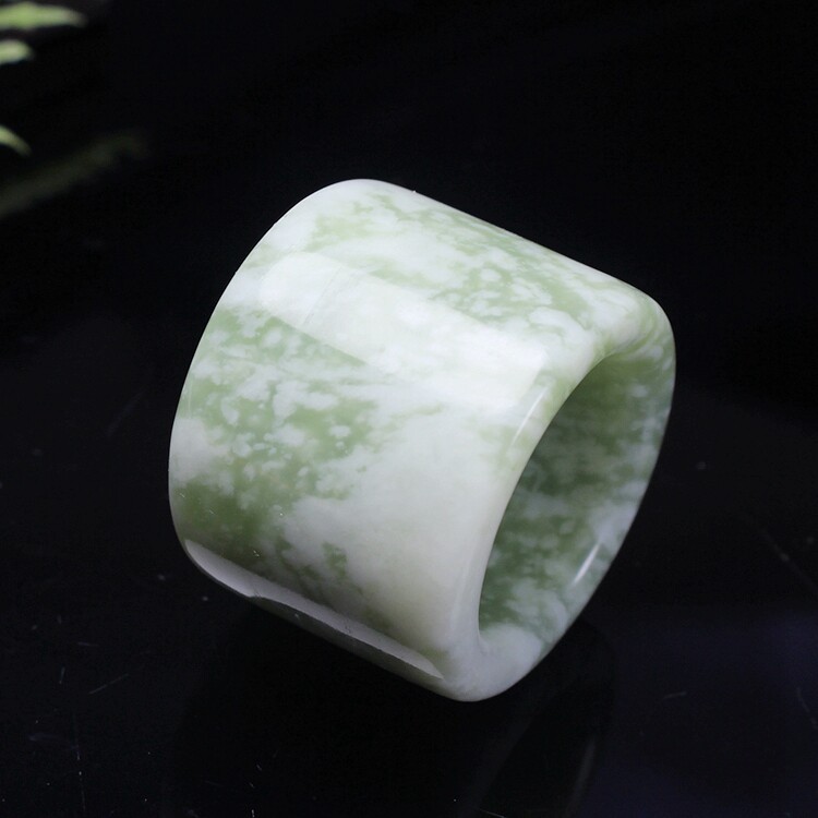 天然岫玉飘花扳指戒指大号