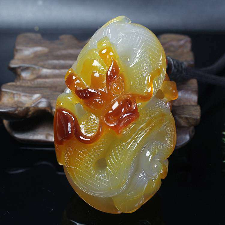 天然原矿玛瑙盘龙大把件玉石文玩挂坠大气挂件玉男士把玩玉器腰坠