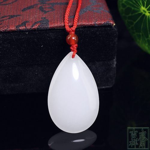 天然新疆白玉水滴吊坠玉石饰