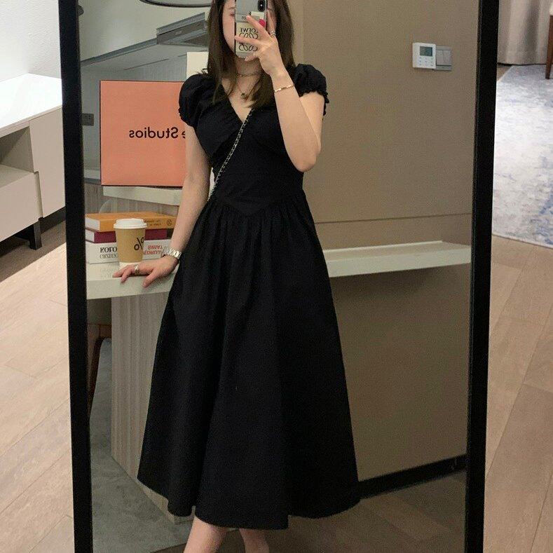 赫本风复古V领小黑裙泡泡袖法式连衣裙女夏梨形身材茶歇长裙黑色