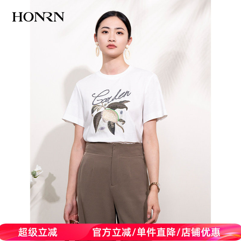 HONRN/红人宽松白色亮片钉珠刺绣纯棉短袖正肩女t恤夏HI22SY523