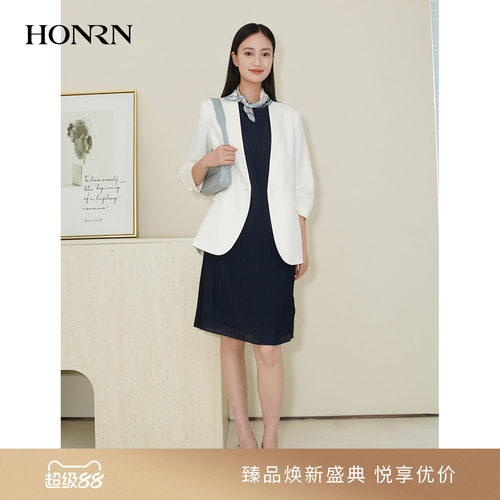 红人白色亚麻通勤七分袖西装