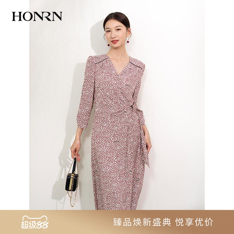 HONRN/红人V领收腰显瘦连衣裙