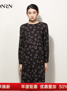 HONRN/红人黑色长袖圆领爱心图案羊毛针织连衣裙女秋冬HG55OL503