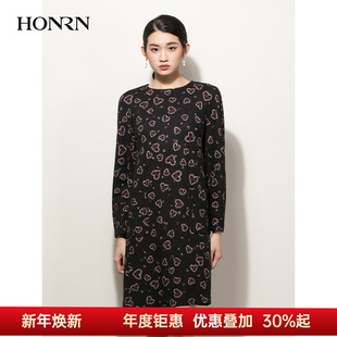 HONRN 圆领爱心图案羊毛针织连衣裙女秋冬HG55OL503 红人黑色长袖