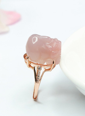 天然红玛瑙貔貅戒指红色粉色正品石雕指环立体镶嵌招财幸运饰品