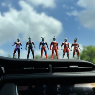 包邮奥特曼汽车中控台摆件卡通公仔赛罗车载装饰个性车内玩具人偶