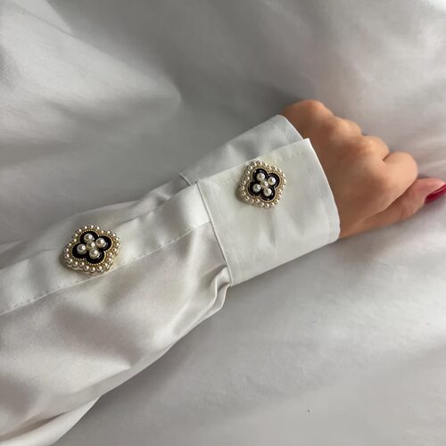 Ins博主同款复古气质珍珠四叶草艺术袖扣纽扣领扣小众装饰通勤女