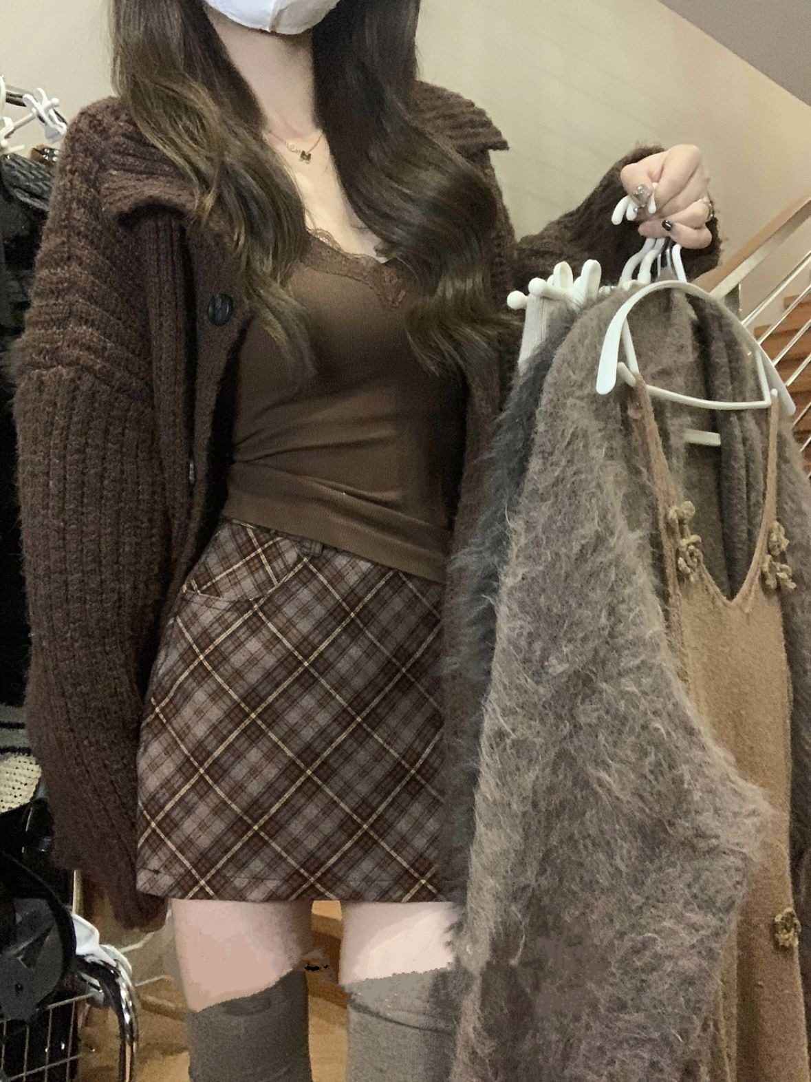 大码胖mm美拉德时尚套装秋季复古咖色毛衣外套吊带背心女格纹短裙