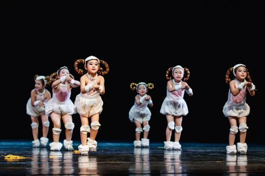 新款儿童羊羔跪乳舞蹈演出服幼儿园小山羊卡通表演服动物表演服装