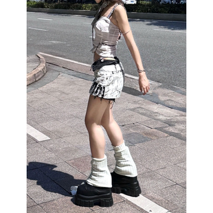 设计感柳钉拼接牛仔超短裤女低腰性感辣妹裤裙亚比y2k朋克风提臀