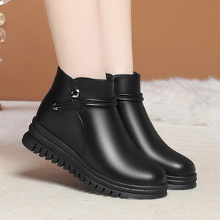 撤柜真皮妈妈棉鞋女款冬季女鞋子加厚靴子女士短靴软底羊毛皮鞋中