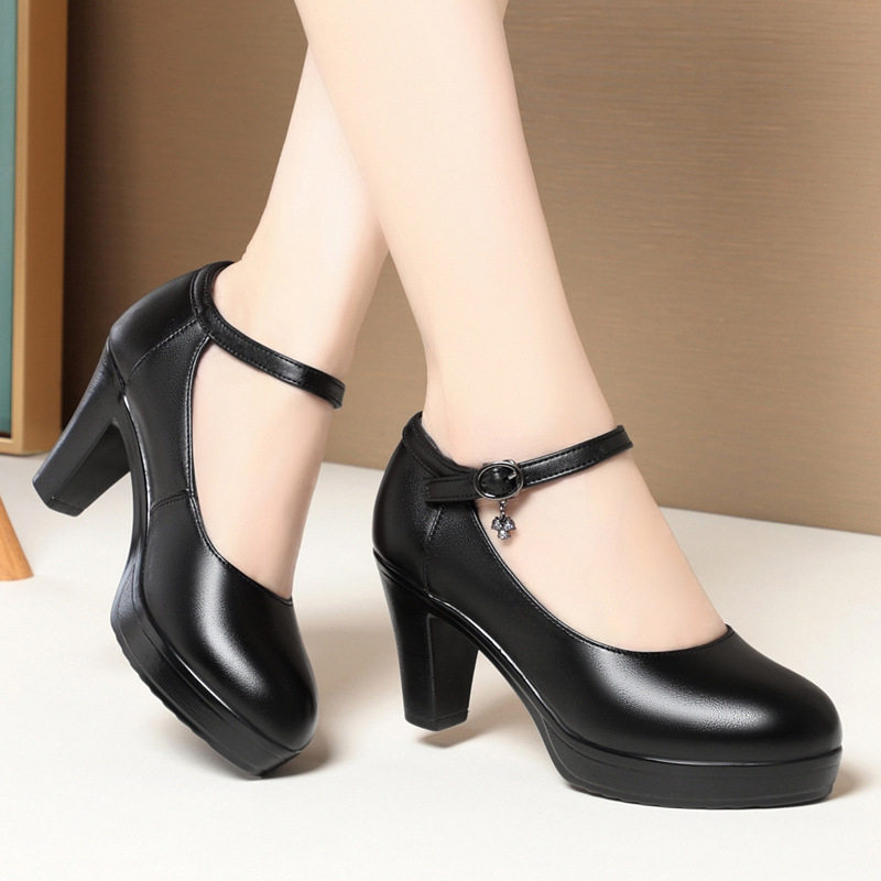 日本新款浅口时尚圆头百搭粗跟洋气小皮鞋春夏时装走秀女士高跟鞋