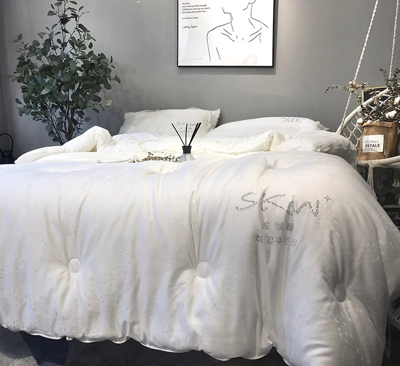 히알루 론산 미용 이불 자카드 핫 다이아몬드 5 성급 호텔 부드러운 이불 더블 가을 겨울 이불 코어 두꺼운 이불