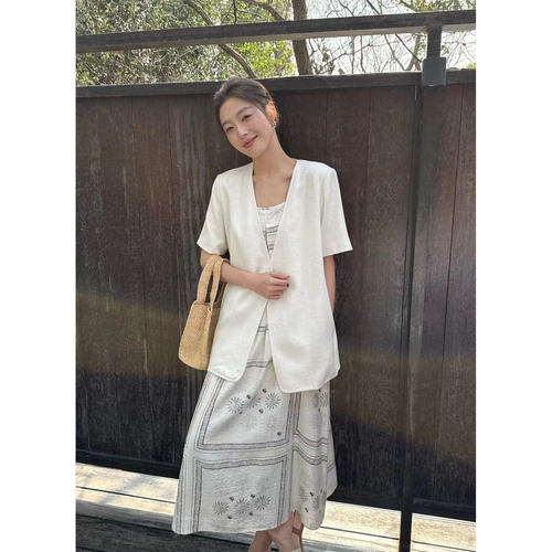 MOOTEA韩版夏季新款时尚气质V领一粒扣收腰系带短袖西装外套女