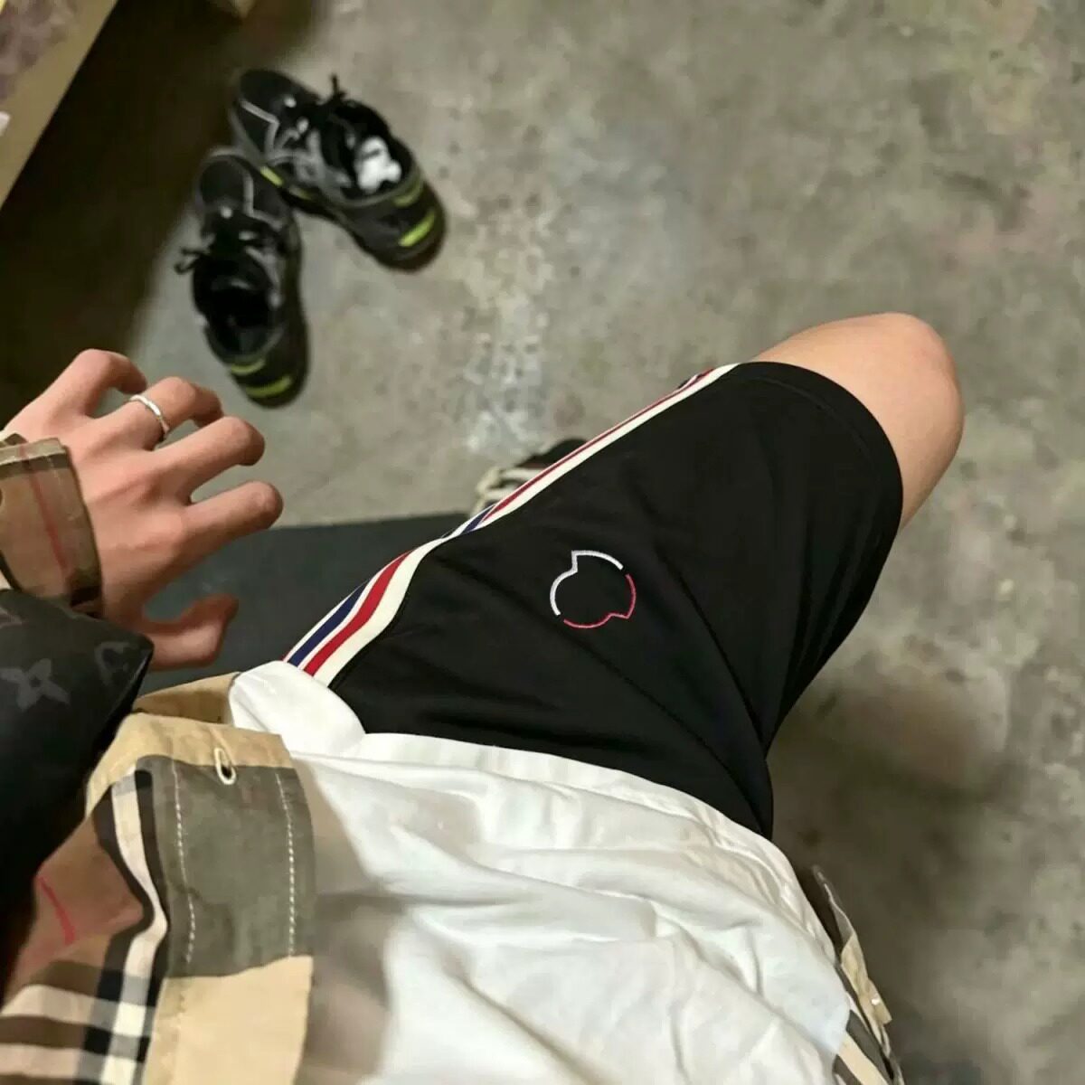 夏季潮牌刺绣五分侧边条纹短裤男