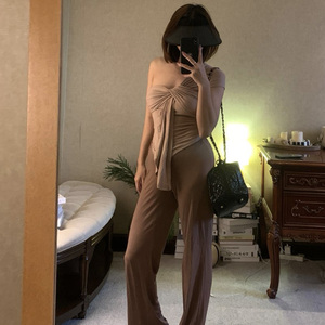 DINDI春夏艺术气息咖色百搭垂坠v腰显瘦腰臀比软糯裸感微喇阔腿裤