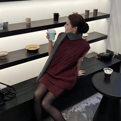 DINDI针织春季新款无袖设计修身