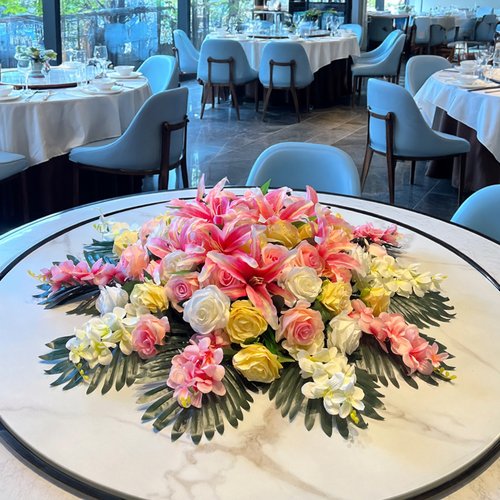 hdh酒店圆桌中间餐桌花长久摆放