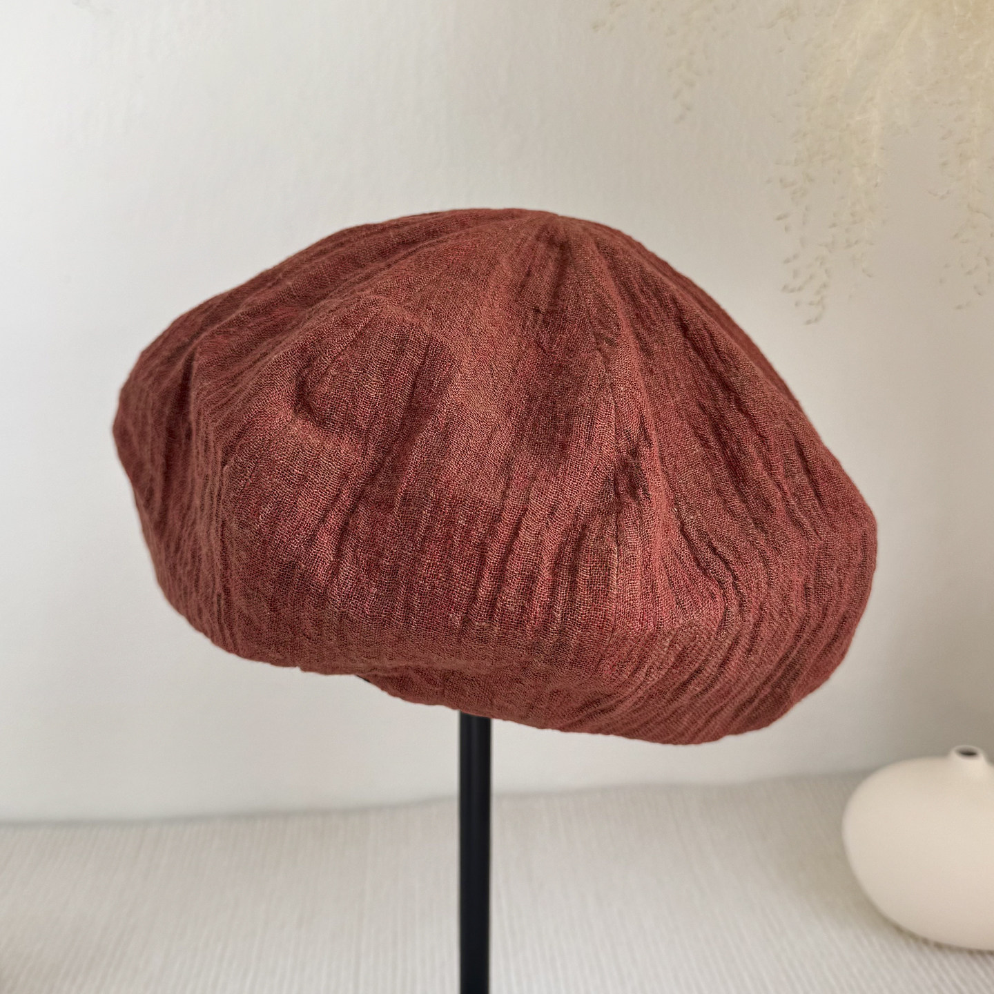 2026春夏新款复古皱褶贝雷帽女百搭显脸小亚麻透气画家帽蓓蕾帽潮