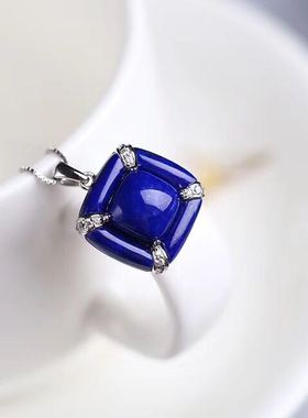 珠宝白金工艺精湛吊坠