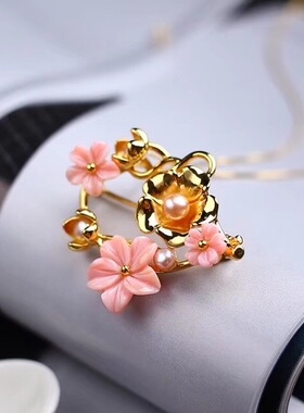 女皇贝两用款唯美风镀厚金吊坠