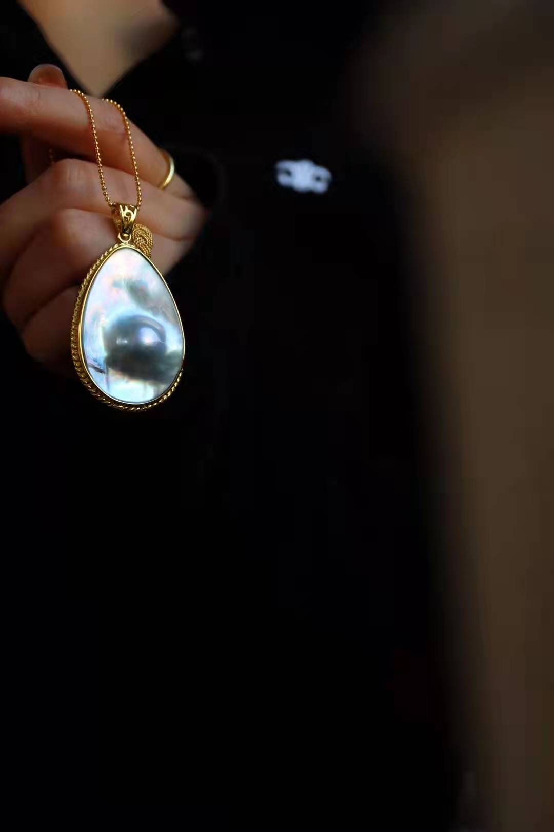 马贝吊坠优雅简约款 天然海水通体925银镀金包边镶嵌 厚镀金