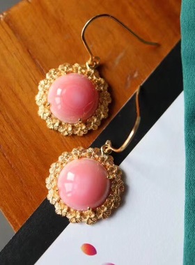 珠宝女皇贝迷人风粉色镶嵌耳钉