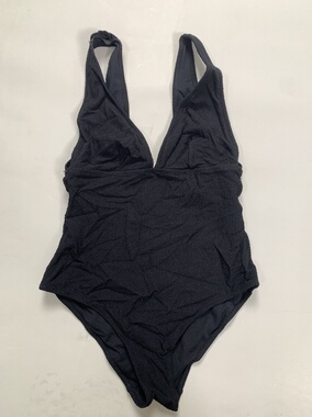 货号B94胸围80B臀围90～98cm瑕疵黑色女士连体泳衣