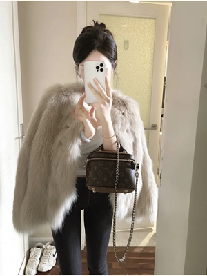 2025冬新款仿狐狸毛小香风皮草外套女小个子短款毛绒大衣气质名媛