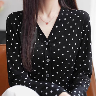 小香风波点冰丝针织开衫女轻薄秋季新款配吊带裙外搭长袖V领上衣