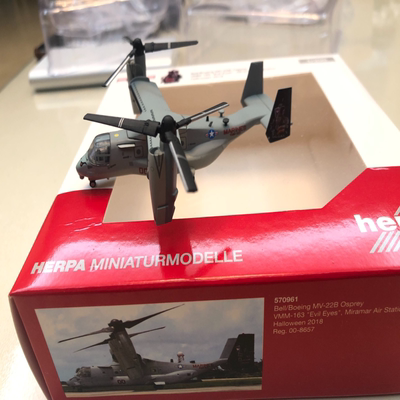 1:200 Herpa 570921 MV22 鱼鹰运输机品相如图，带支架后舱配件