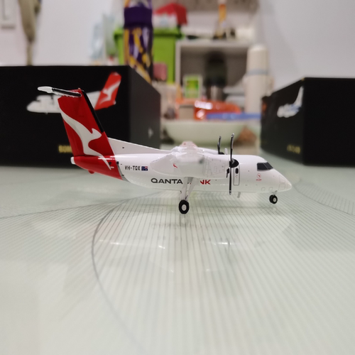 GJ200  澳大利亚航空DASH-8-200目测无瑕，一切以照片确认为准，