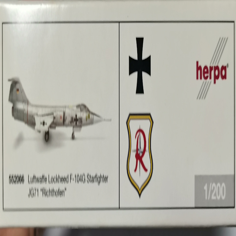 Herpa西德空军F-104G截击机，1/200。