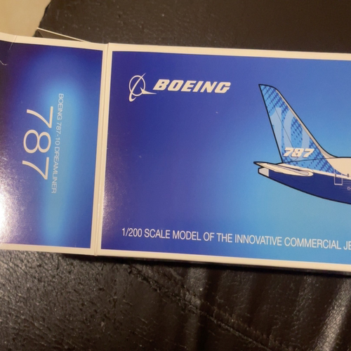 波音787-10飞机模型，原装模型，1：200。波音原厂涂装。未拆封