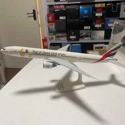 1:200 BOEING波音777-300ER 阿联酋2018扎耶德年Zayed 飞机模型