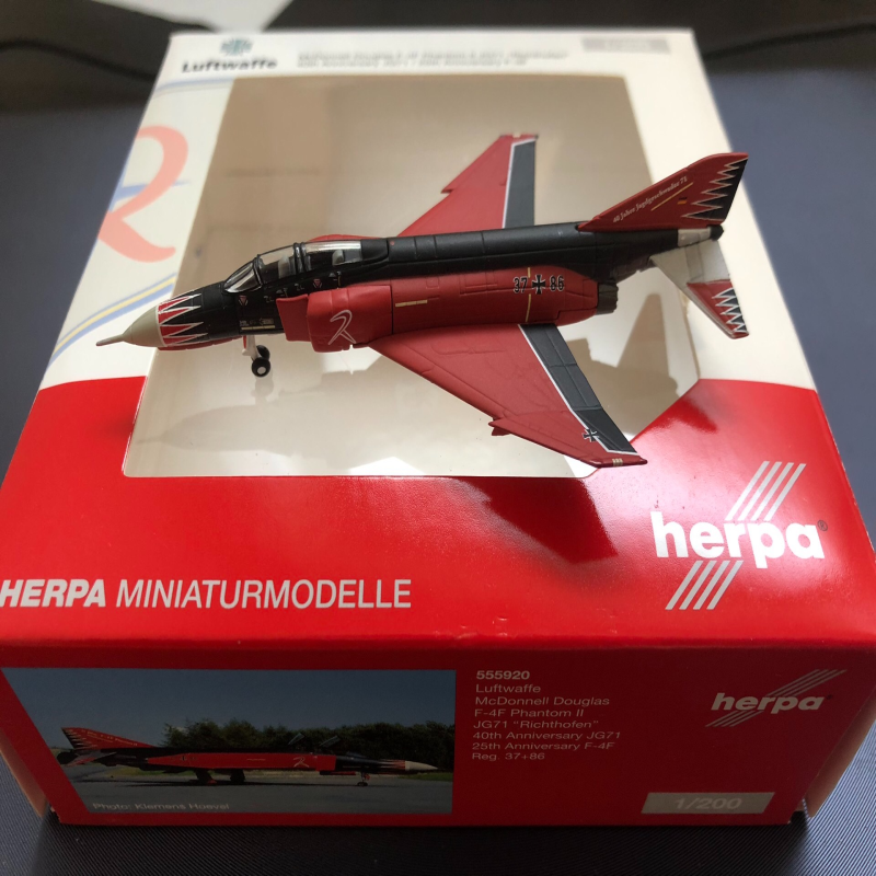 1:200 Herpa 555920 德国F4品相如图，舱盖齐。出不退不换，非偏