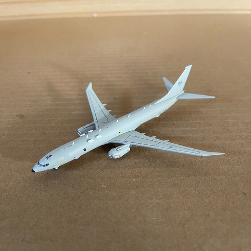 波音P-8A反潜巡逻机模型，1/400比例，合金材质，细节丰富，机身