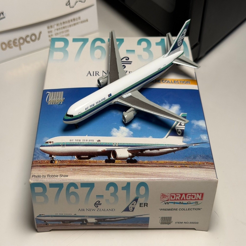 DW 新西兰航空 B767-300 ZK-NCH 1:4002001年产品，瑕疵见图6-8