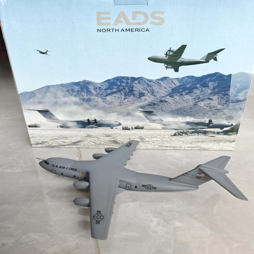 EADS A400M运输机模型，美国空军涂装，长度25cm左右，手感很好，