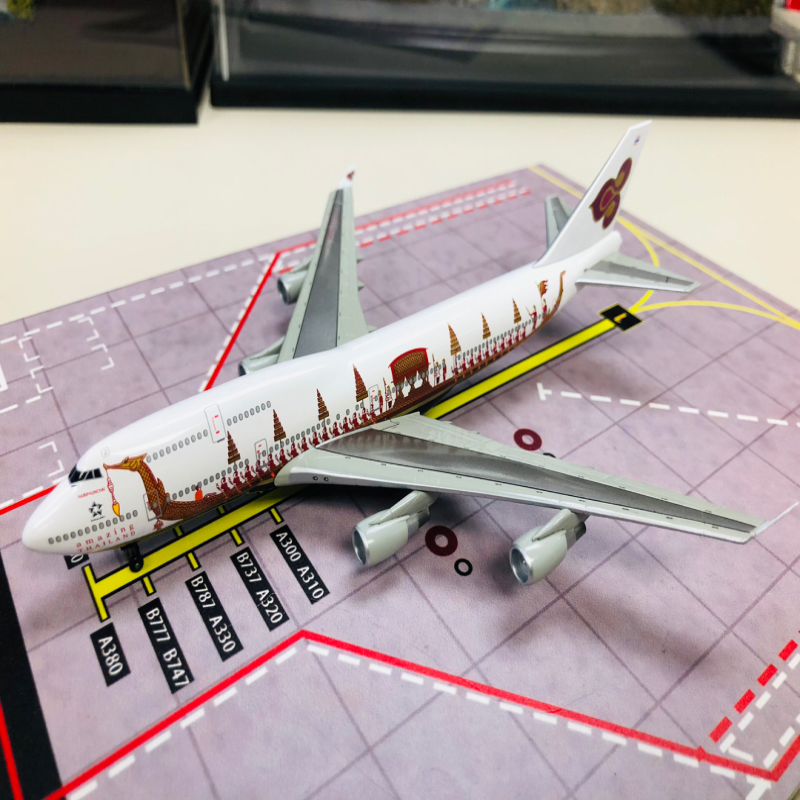 1/400威龙DW泰航747-400龙舟彩绘飞机品相良好,盒子略折