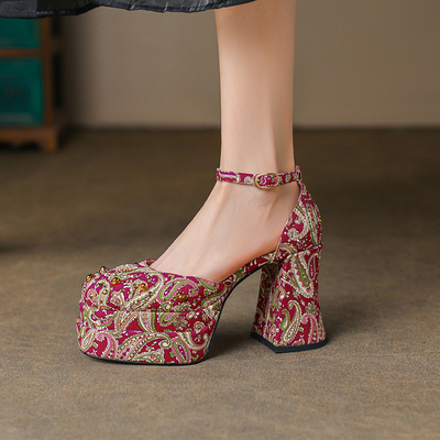 10cm不累脚红色秀禾婚鞋绝美